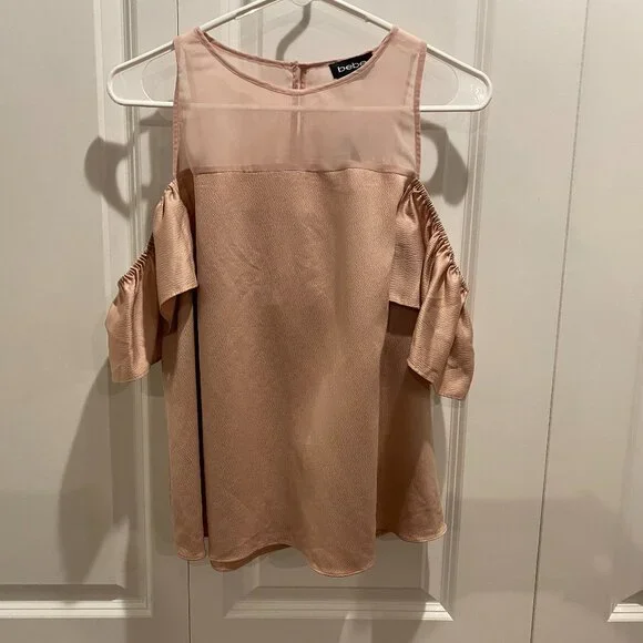 🎉 HOST PICK 🎉 Bebe Ruffle Short Sleeve Cold Shoulder Satin Top Size 12 NWT - Picture 2 of 11